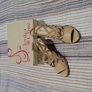 Jessica Cline Taupe Heels Sz 6.5